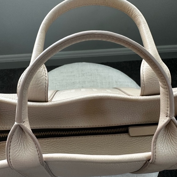 Marc Jacobs The Leather Medium Tote Bag in Twine - Picture 12 of 12